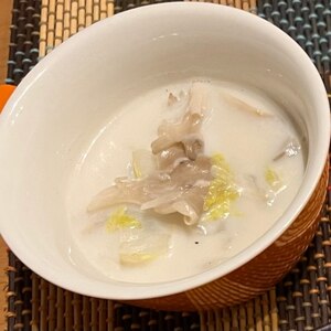 白菜たっぷり♡白菜とソーセージのクリームスープ
